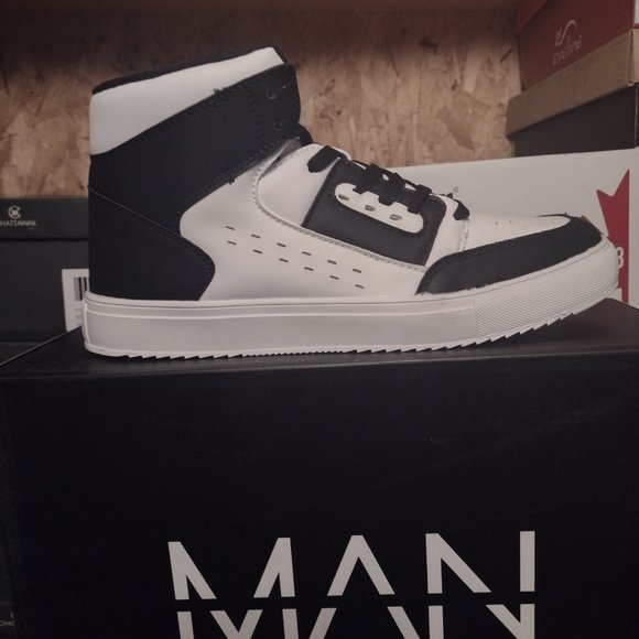 Men's stylish Hi Tops new arrival Special Price $40. - Picture 3 of 3